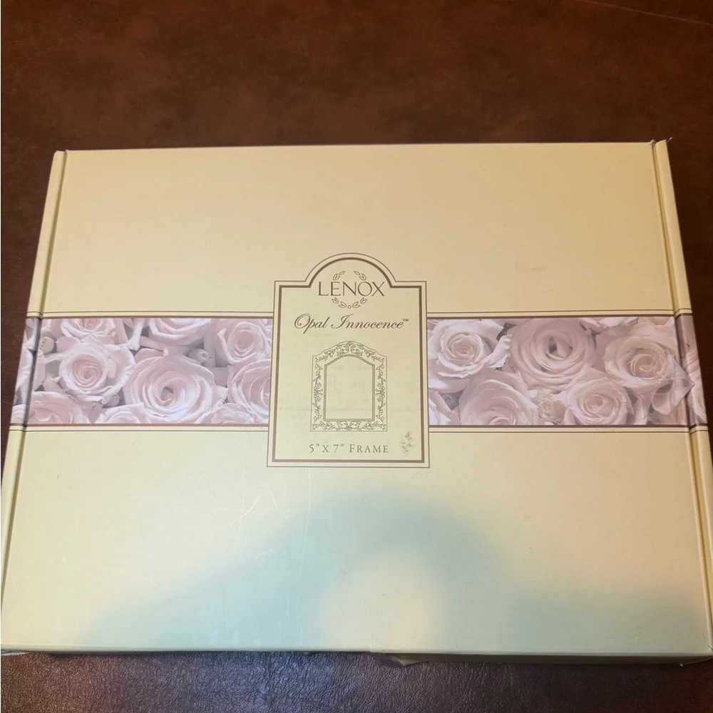 NWT Lenox Opal Innocence Ivory Picture Frame.